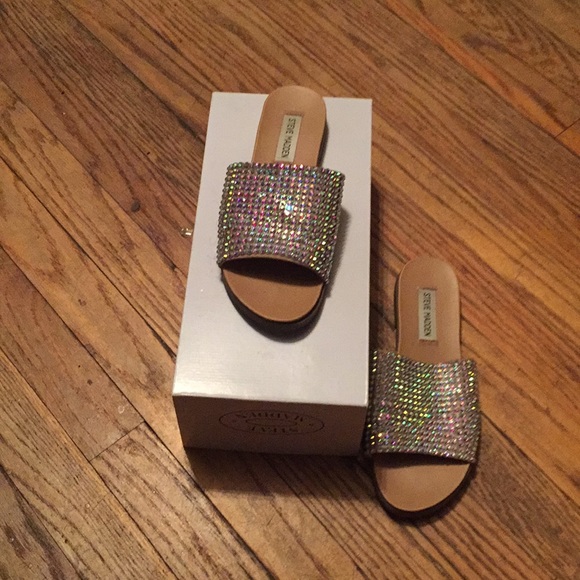 Shoes - Picture 2 of 4